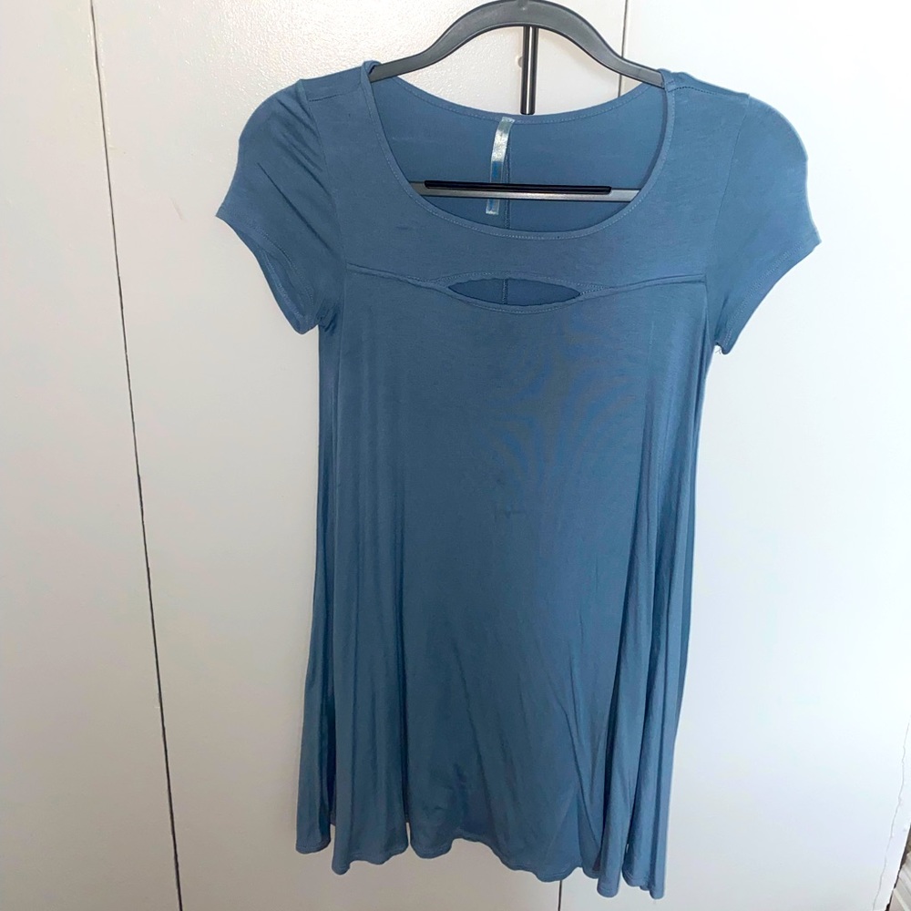 Light blue, cute dress! Great for Summer! Super comfortable